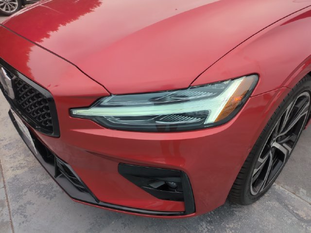 Certified 2024 Volvo S60 B5 Plus FWD image 9