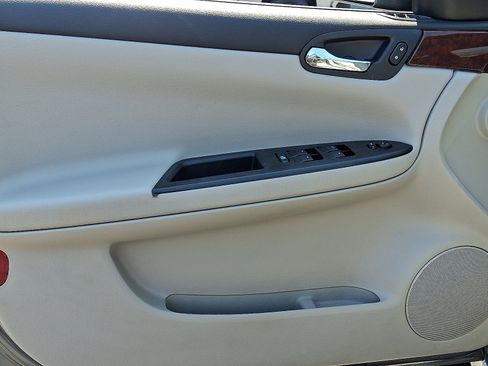 Used 2009 Chevrolet Impala LS FWD image 14