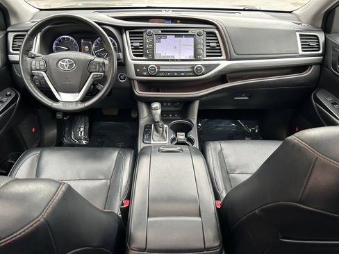 Used 2018 Toyota Highlander Limited Platinum image 23