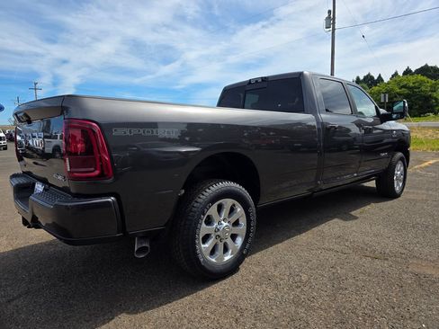 New 2026 RAM 3500 Laramie AWD/4WD image 33
