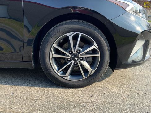 Used 2023 Kia Forte LXS FWD image 24