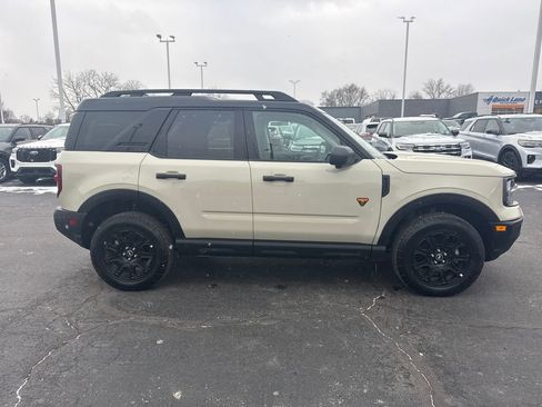 Used 2025 Ford Bronco Sport Badlands image 6