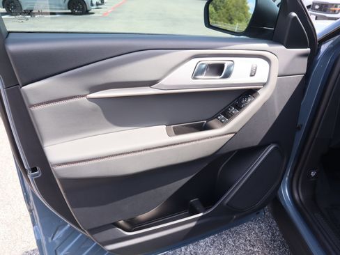 New 2025 Ford Explorer Active w/ Active Comfort Package image 13