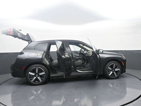 Used 2024 BMW iX xDrive50 w/ Convenience Package AWD/4WD image 44