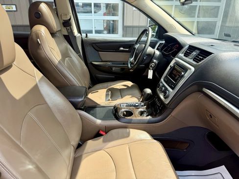 Used 2016 GMC Acadia SLT w/ Premium Edition FWD image 18