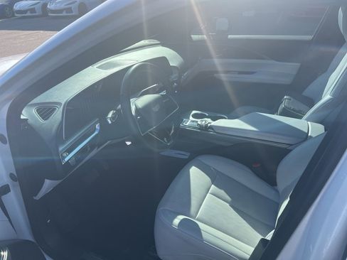 Used 2024 Cadillac Lyriq Luxury image 4