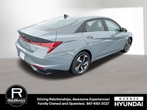 Used 2023 Hyundai Elantra Limited w/ Preferred Accessory Package image 9