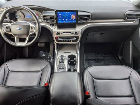 Used 2021 Ford Explorer XLT w/ Equipment Group 202A image 17
