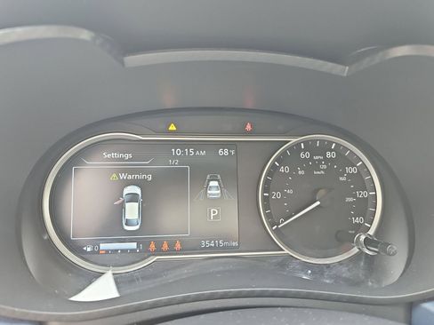 Used 2025 Nissan Versa SV image 10