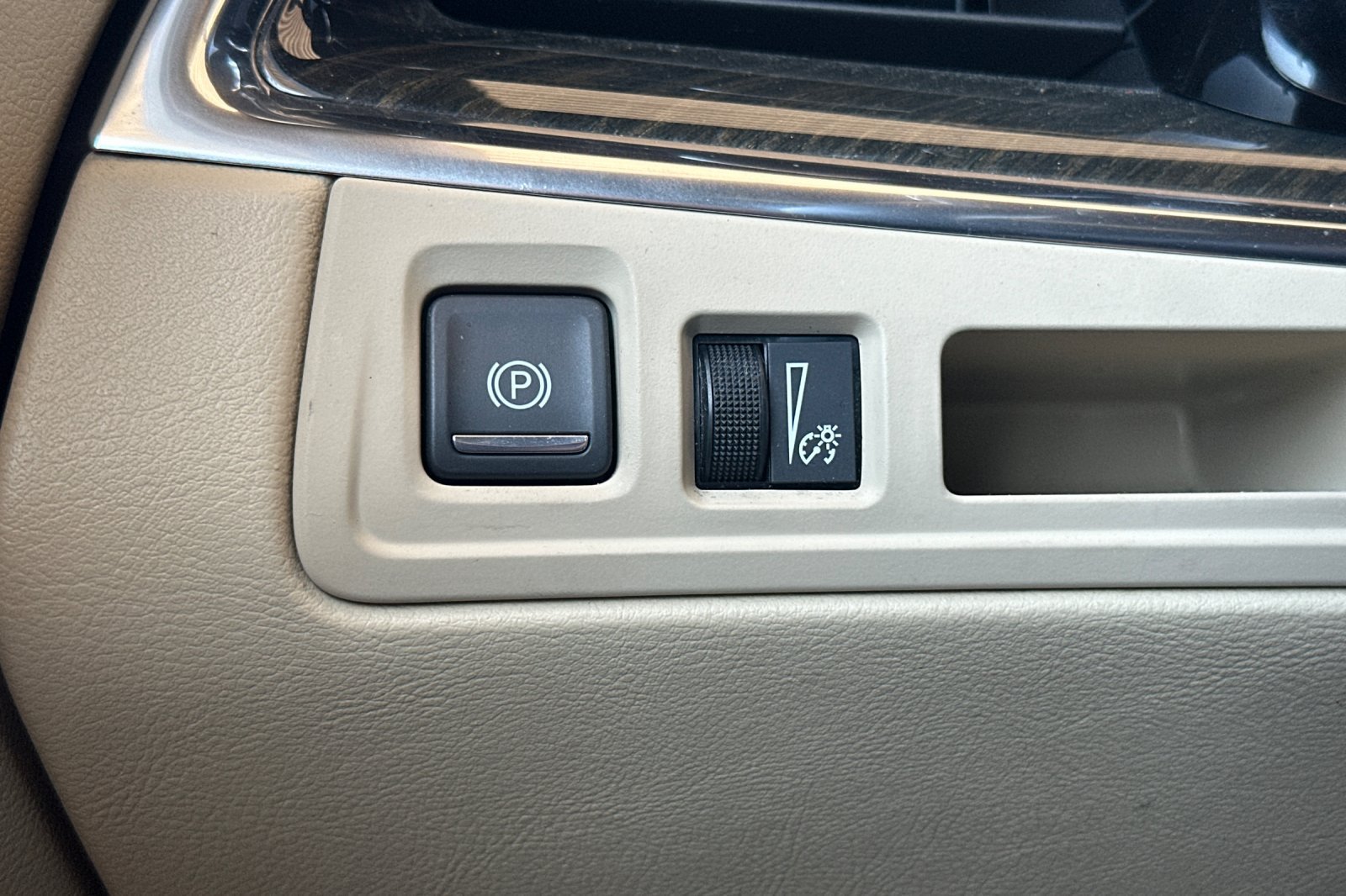 Used 2019 Cadillac XT5 FWD image 35