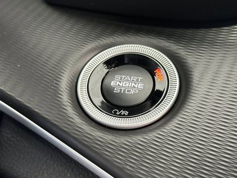 New 2025 Jeep Grand Cherokee Laredo w/ Luxury Tech Group I image 23