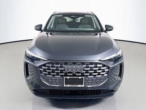 Used 2025 Audi Q5 Premium w/ Convenience Package image 6