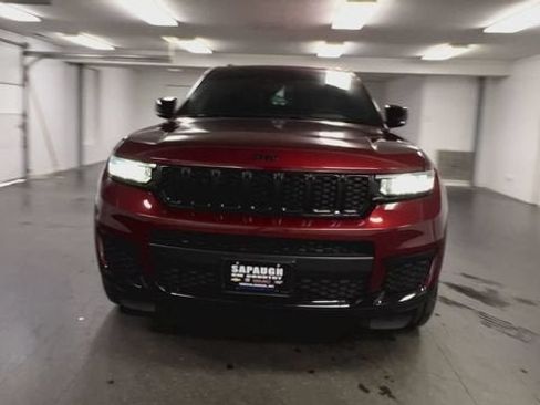 Used 2024 Jeep Grand Cherokee L Altitude AWD/4WD image 3