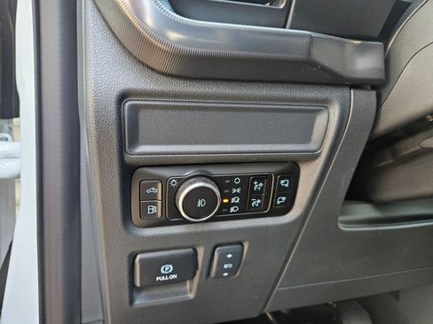 Used 2025 Ford F150 Lariat w/ Equipment Group 502A High AWD/4WD image 25