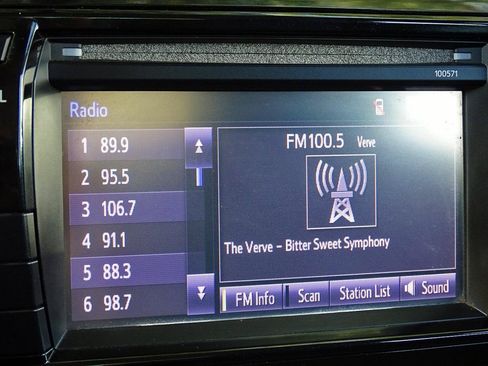 Used 2016 Toyota Corolla LE FWD image 33
