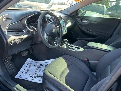 Used 2021 Chevrolet Malibu LT FWD image 18