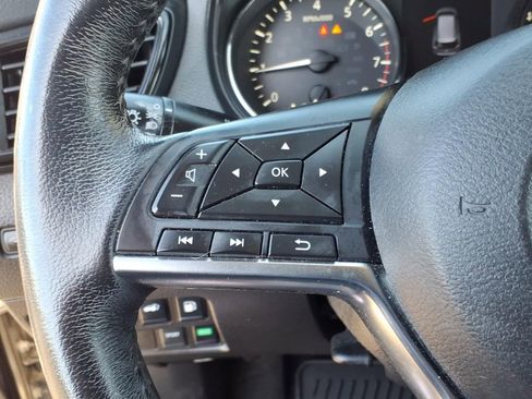 Used 2019 Nissan Rogue SV w/ Premium Package image 21