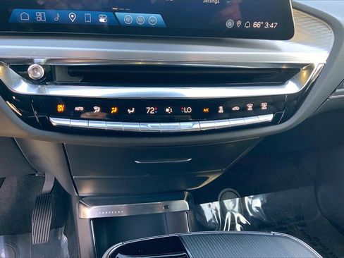 New 2025 Cadillac Lyriq Luxury image 28