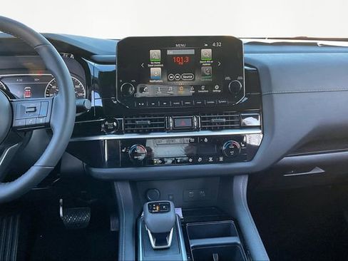 New 2025 Nissan Pathfinder SL image 7