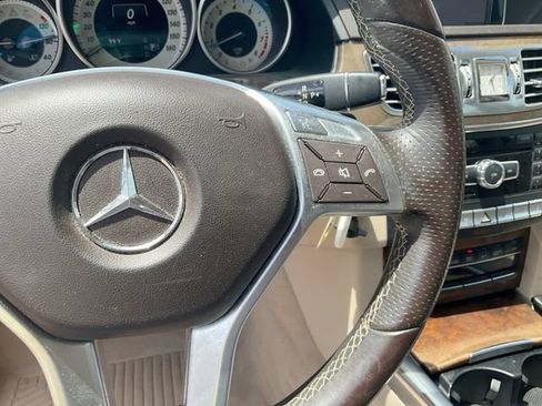 Used 2014 Mercedes-Benz E 350 4MATIC Sedan image 21