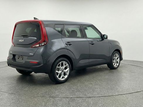Used 2025 Kia Soul LX w/ LX Technology Package image 9
