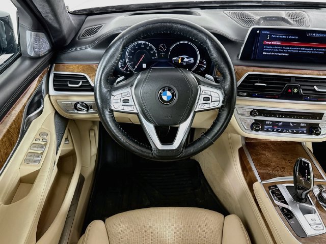 Used 2018 BMW 750i RWD image 14