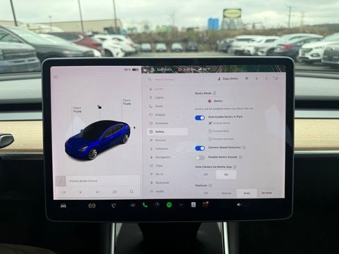 Used 2018 Tesla Model 3 Long Range image 4