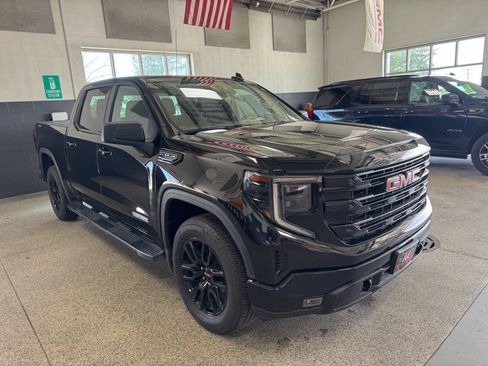 Used 2023 GMC Sierra 1500 Elevation AWD/4WD image 3