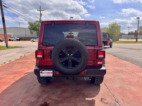 Used 2021 Jeep Wrangler Unlimited Sahara image 6