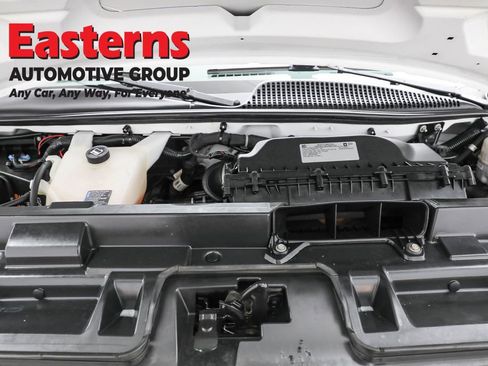 Used 2018 Chevrolet Express 2500 w/ Driver Convenience Package RWD image 7