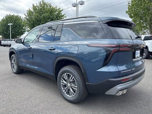 New 2026 Chevrolet Traverse LT w/ Driver Confidence Package AWD/4WD image 3