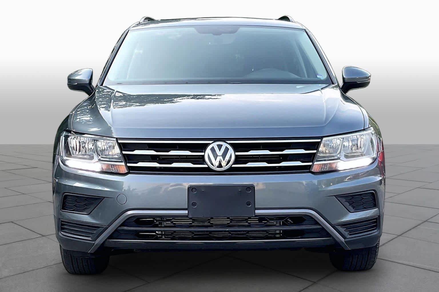 Used 2021 Volkswagen Tiguan SE w/ Panoramic Sunroof Package AWD/4WD image 3