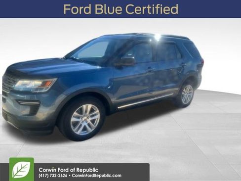 Used 2018 Ford Explorer XLT image 1