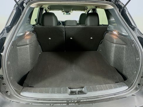 Used 2025 Nissan Kicks SV AWD/4WD image 26