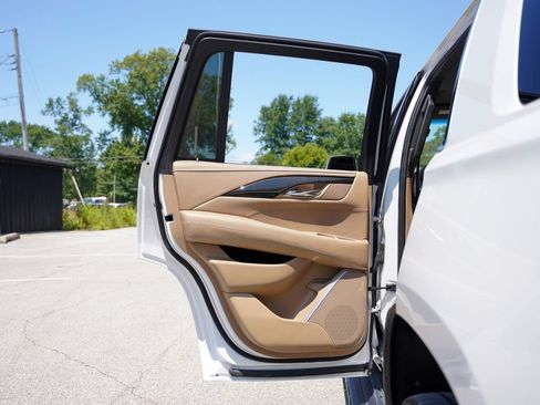 Used 2020 Cadillac Escalade Platinum AWD/4WD image 33
