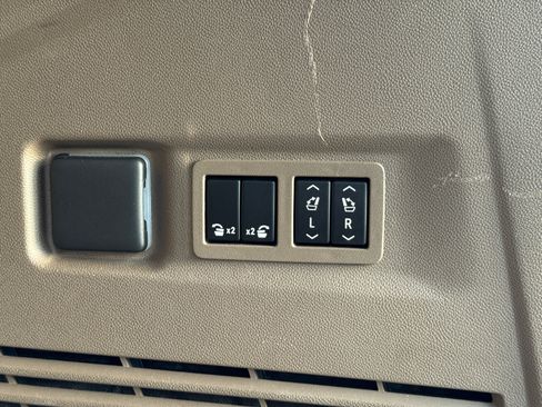 Certified 2023 GMC Yukon XL Denali RWD image 10