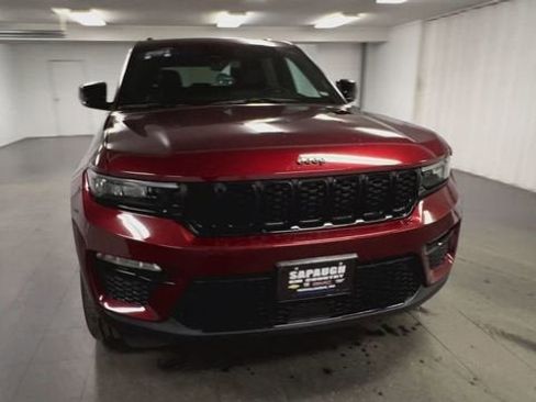 Used 2024 Jeep Grand Cherokee Limited w/ Black Appearance Package image 3