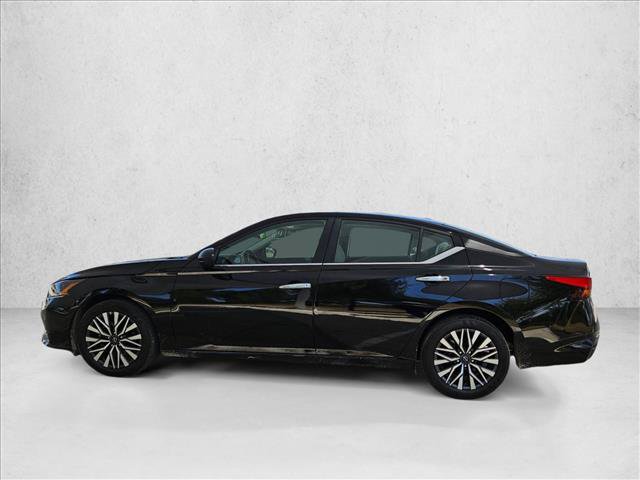 Used 2025 Nissan Altima 2.5 SV FWD image 8