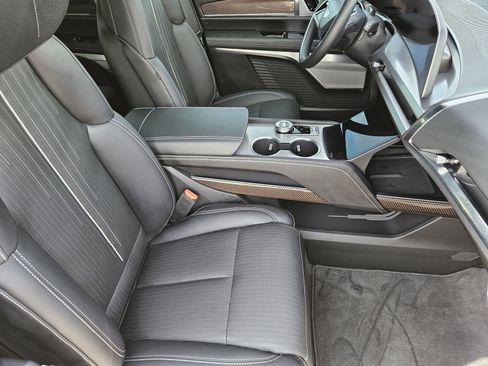 New 2026 Cadillac Vistiq Luxury image 16