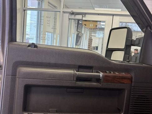 Used 2009 Ford F350 Lariat image 6