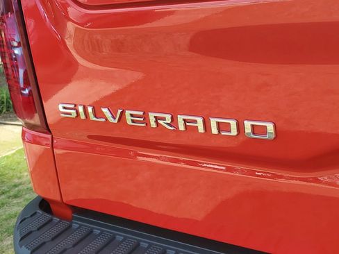 Used 2025 Chevrolet Silverado 1500 LT w/ Safety Package image 7