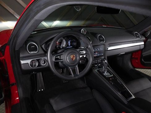 Used 2019 Porsche 718 Cayman S image 5