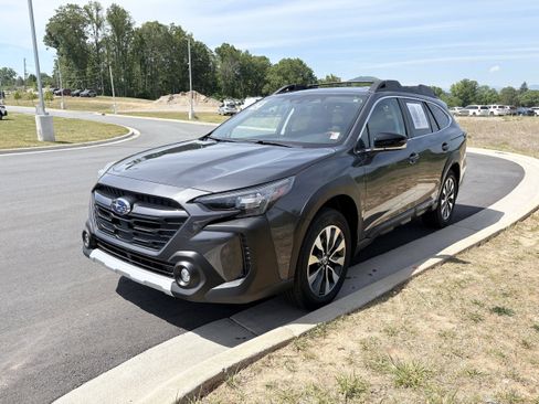 Certified 2024 Subaru Outback Limited AWD/4WD image 3