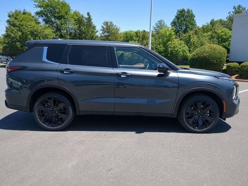 New 2026 Mitsubishi Outlander LE FWD image 2