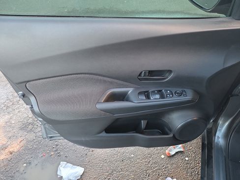 Used 2020 Nissan Kicks S image 14