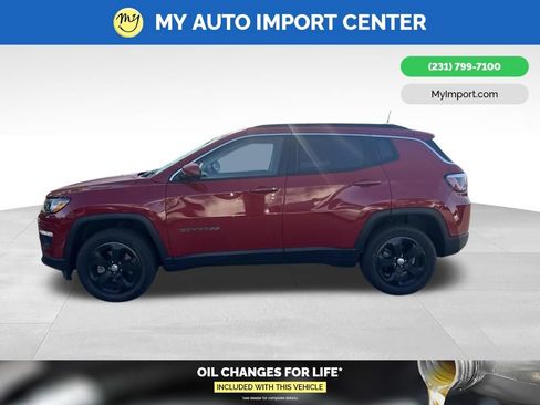 Used 2018 Jeep Compass Latitude w/ Popular Equipment Group AWD/4WD image 4