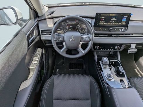 New 2026 Mitsubishi Outlander ES FWD image 14
