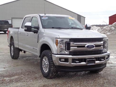 Used 2019 Ford F250 XLT w/ XLT Premium Package image 5