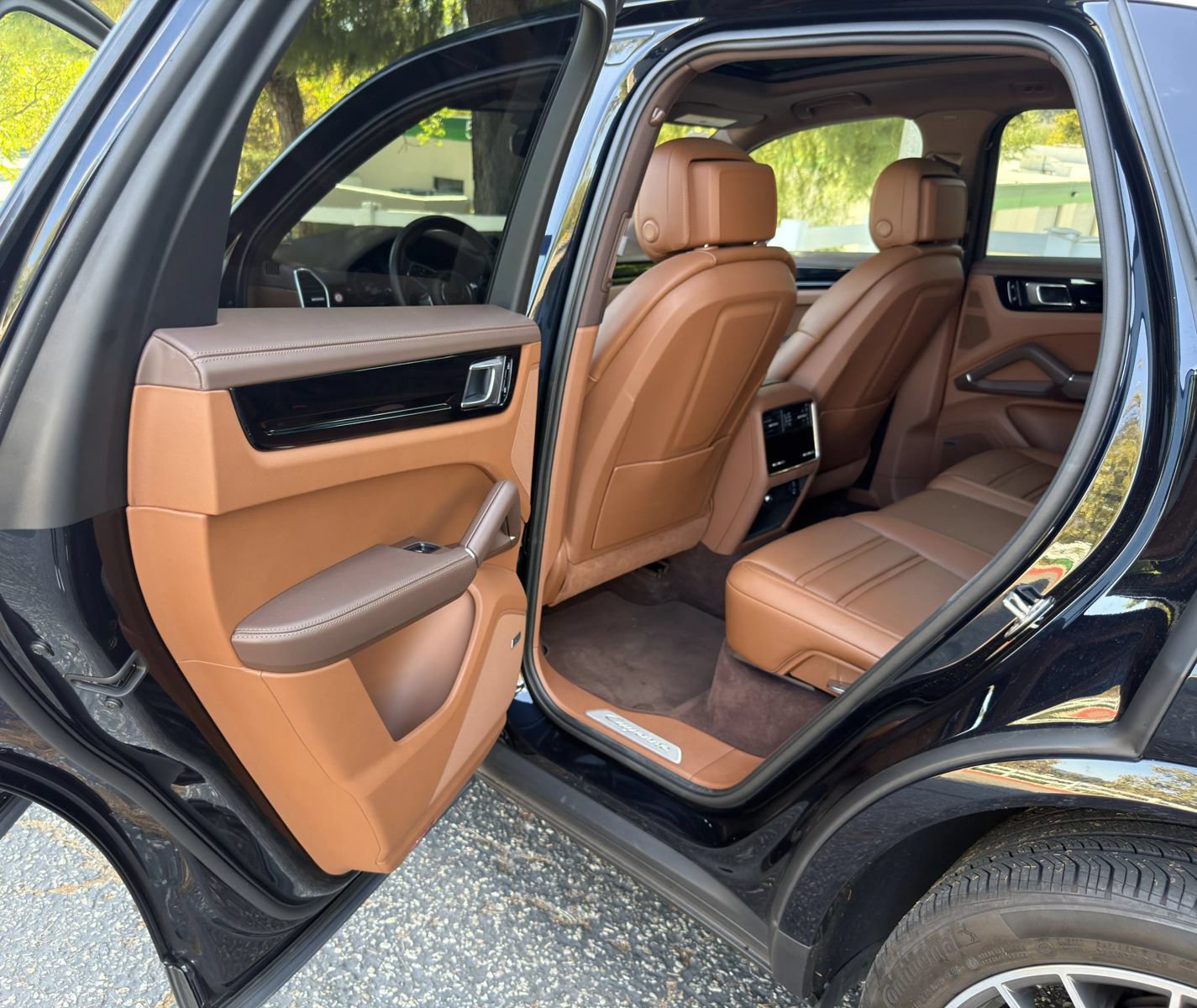 Used 2021 Porsche Cayenne AWD/4WD image 11