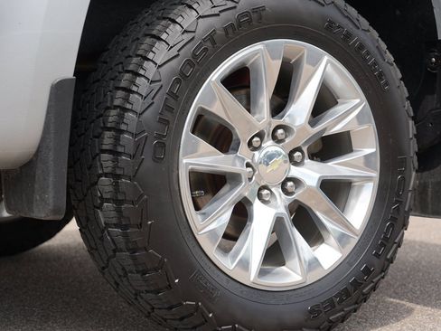 Used 2019 Chevrolet Silverado 1500 LTZ w/ LTZ Premium Package AWD/4WD image 33